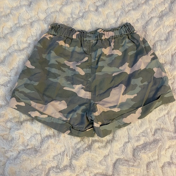 AE Camo Shorts - Picture 2 of 3